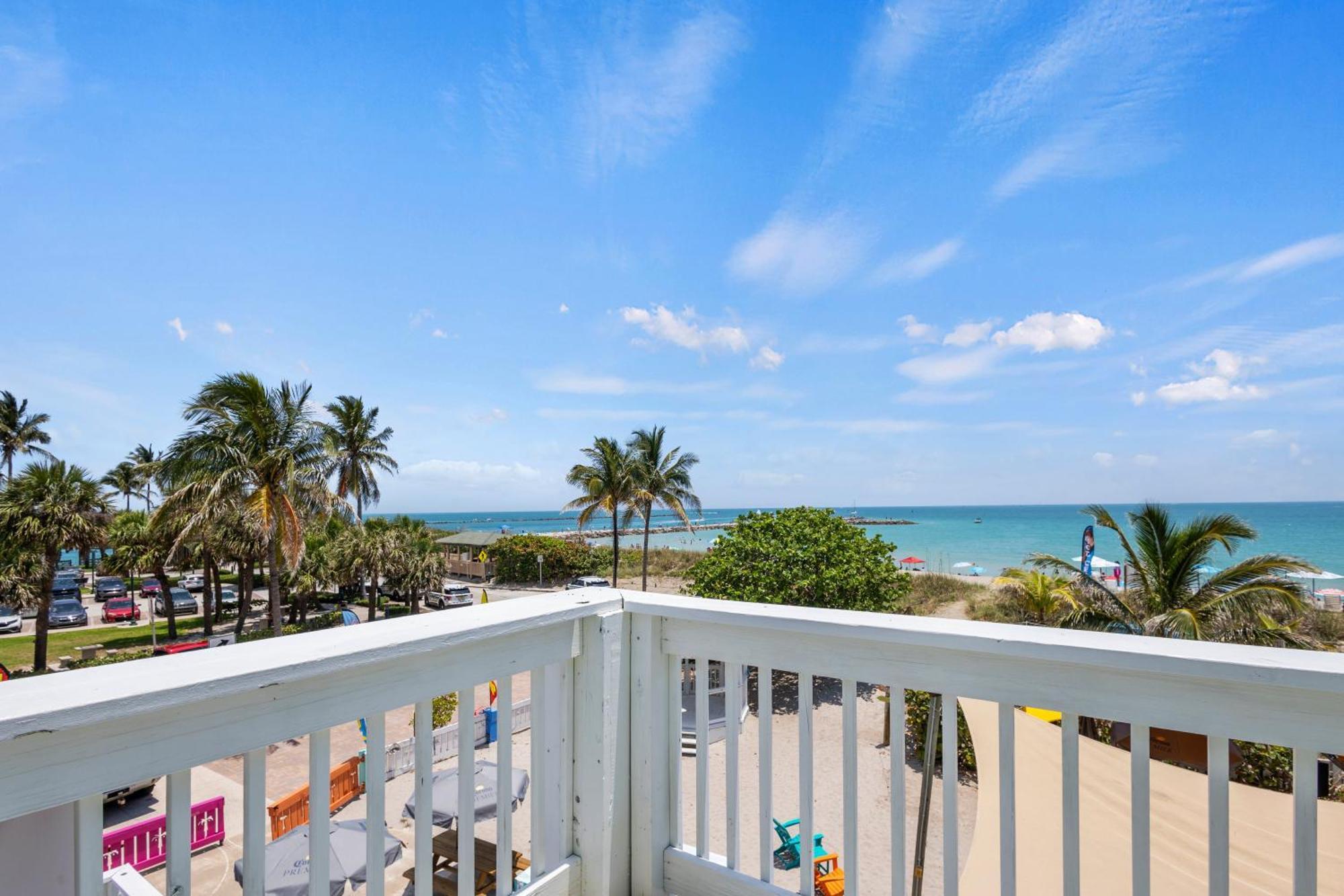 Oceanfront Inn, Inlet View Room, King Bed, #14 Fort Pierce Exterior photo